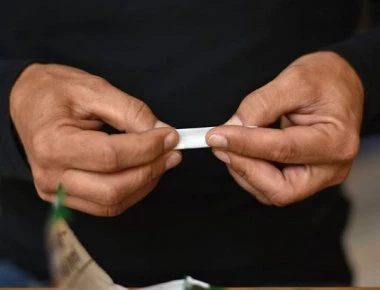 Γιατί όσοι κάνουν στριφτό τσιγάρο δυσκολεύονται να το κόψουν